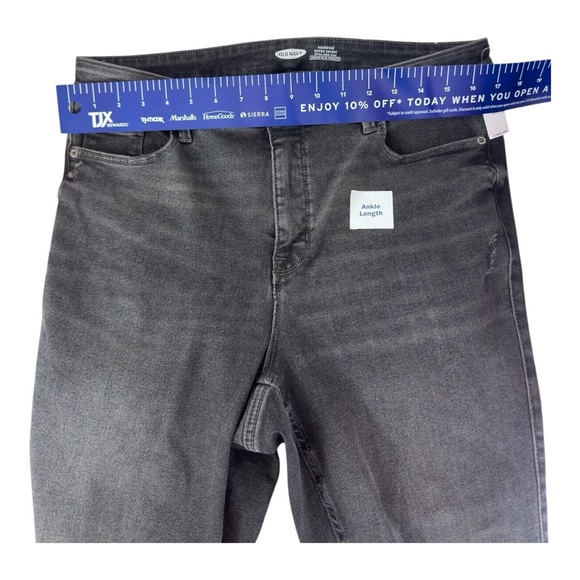 Old Navy Rockstar Super Skinny Jeans Gray Wash Distressed Knee Women’s Size 18 - Picture 2 of 6